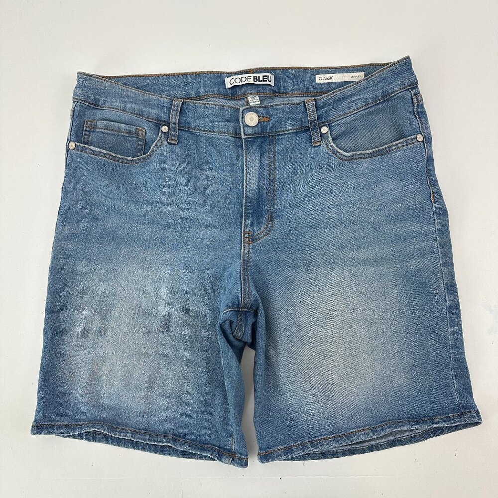 Code Blue Classic Bermuda Women's size 10P‎ Medium Wash Blue Denim Jean Shorts